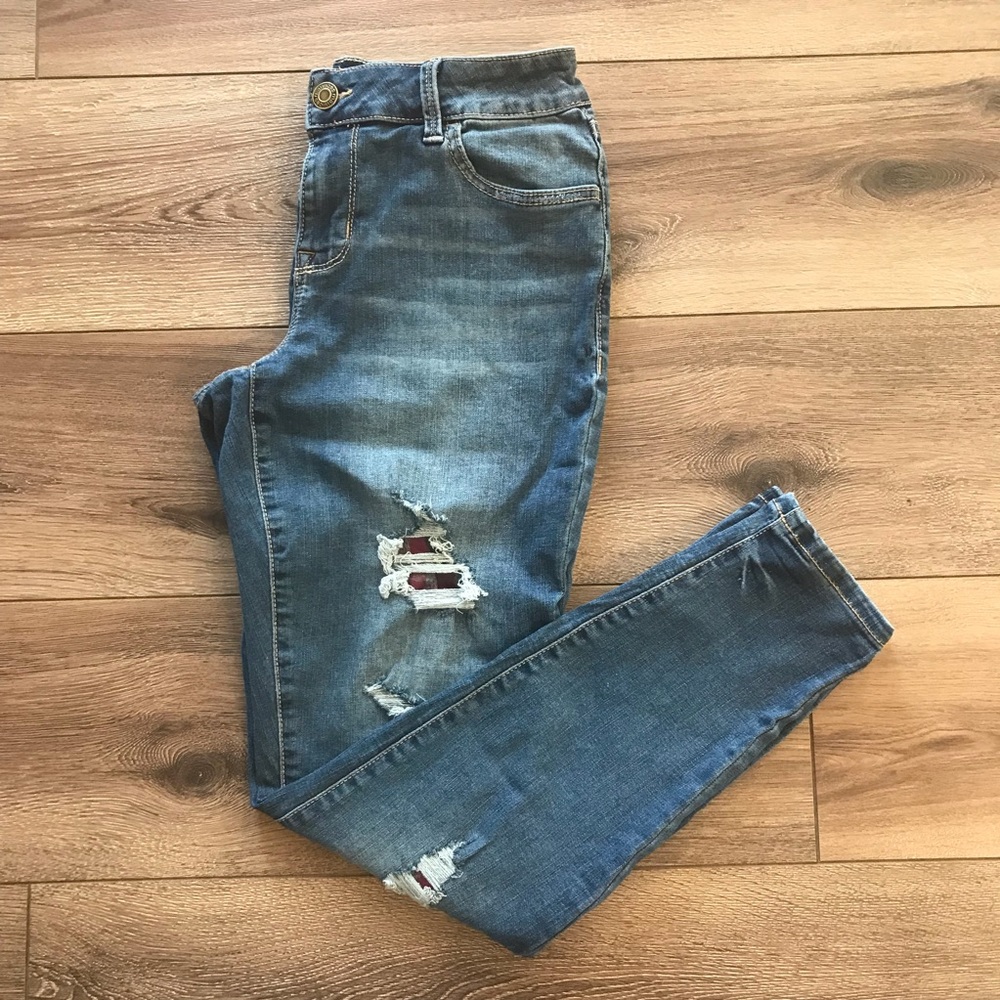 Midrise destructed jegging backed with fabric